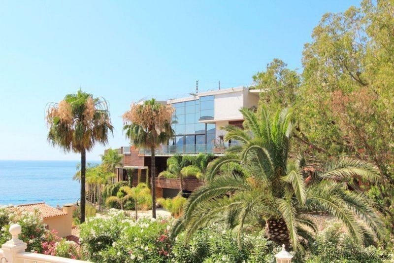 4 Bedrooms - Villa - Alicante - For Sale