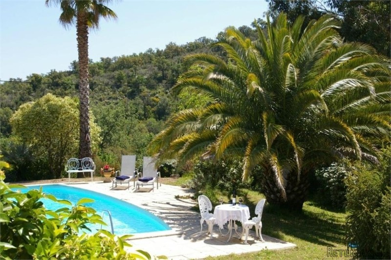 Well Renovated Villa Set Edge Of..