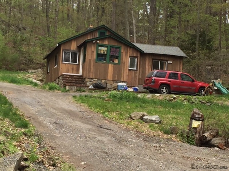 2 bedroom House For Sale: 130 Hickory..