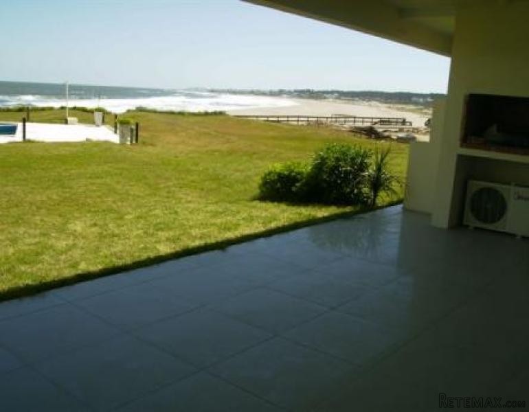 3 Bedroom Apartment - For Sale -..