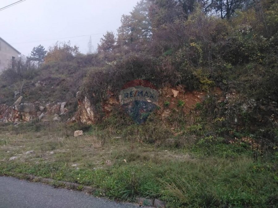 BREGI - GRAĐEVINSKI TEREN - 1.594 m2 - SA DOZVOLOM