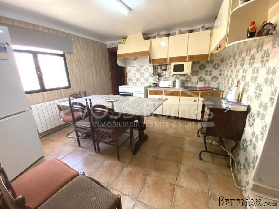 NEW TO VOSS HOMES - Great opportunity... 4 bed 1 bath.. - 6