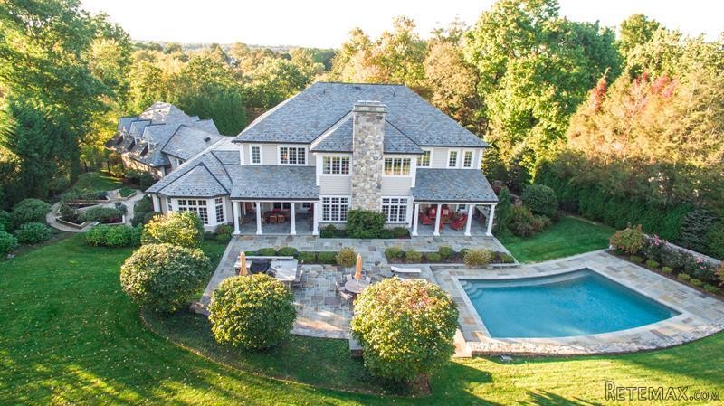 5 bedroom House For Sale: 12 Park Road..