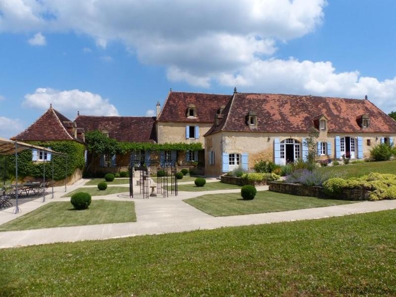 Very Large Manor With 65 Hectares - 2