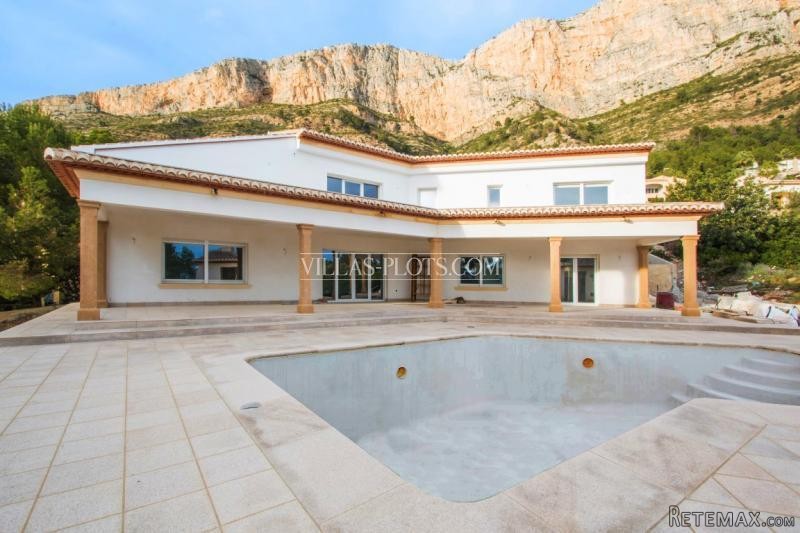 4 Bedroom Villa In Javea