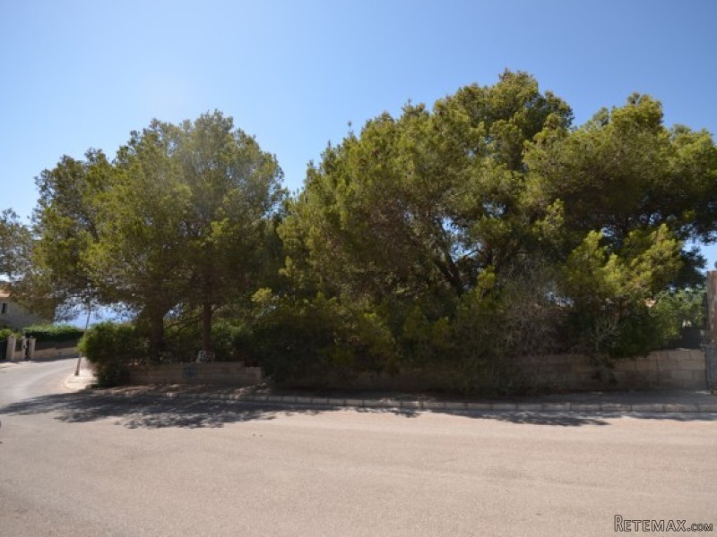 Building Plot With Sea Views