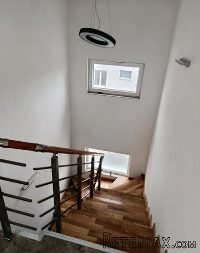 Prodajem luksuznu kucu u Novom Sadu - 9