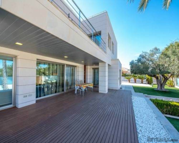 4 Bedroom 5 Bathroom Villa In Orihuela.. - 2