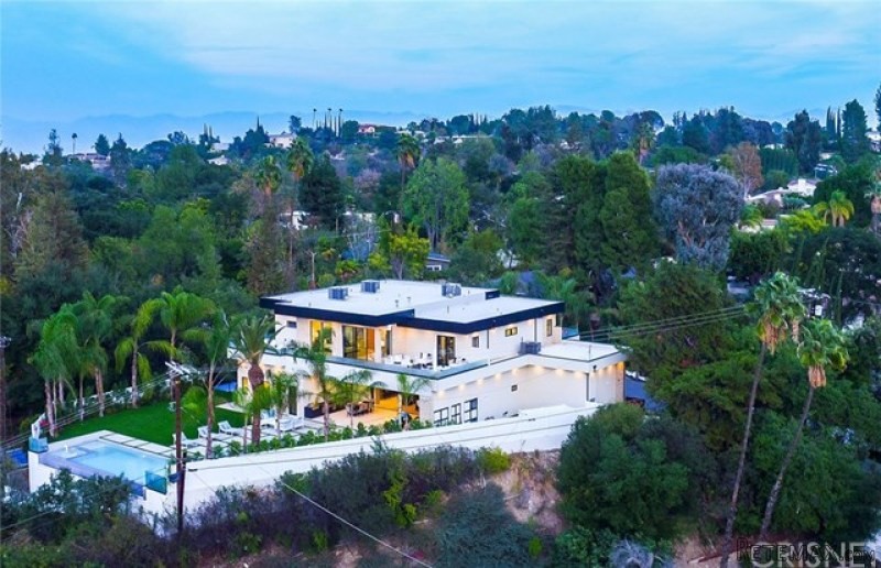 4136 Hayvenhurst Drive | Encino..