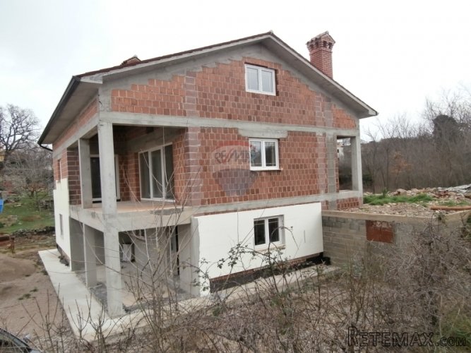 LABIN, ISTRA, NOVA STAMBENO POSLOVNA ZGRADA 200 M2