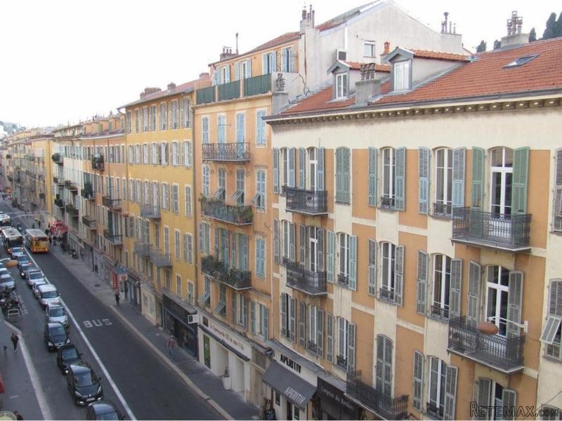 Charming Two Bed Overlooking Place..