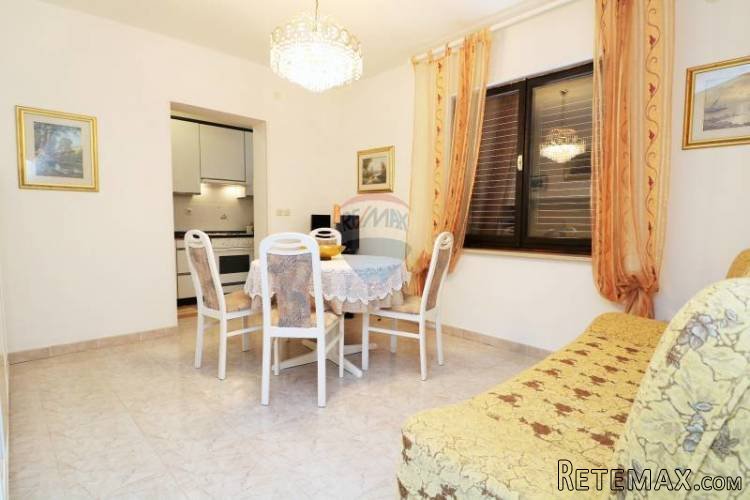 Istra,Marčana, stan 35,48m2 i vrt 258m2 - 2