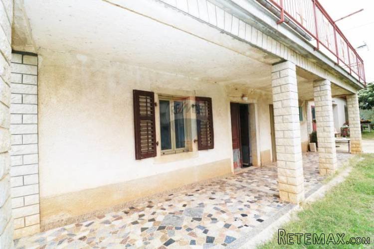 KAŠTELIR-kuća za renovaciju s prekrasnim pogledom na more - 3