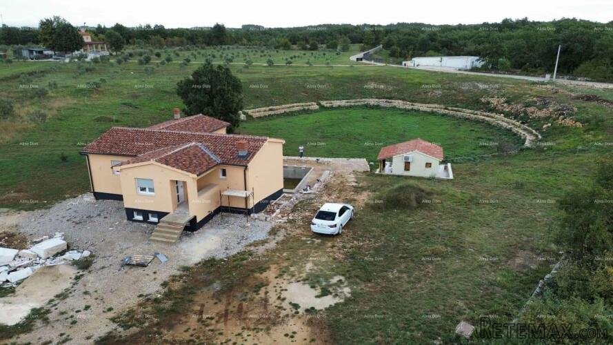 Prodaja kuće sa bazenom i okućnicom, Svetvinčenat