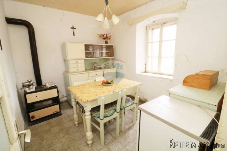 KAŠTELIR-kuća za renovaciju s prekrasnim pogledom na more - 5