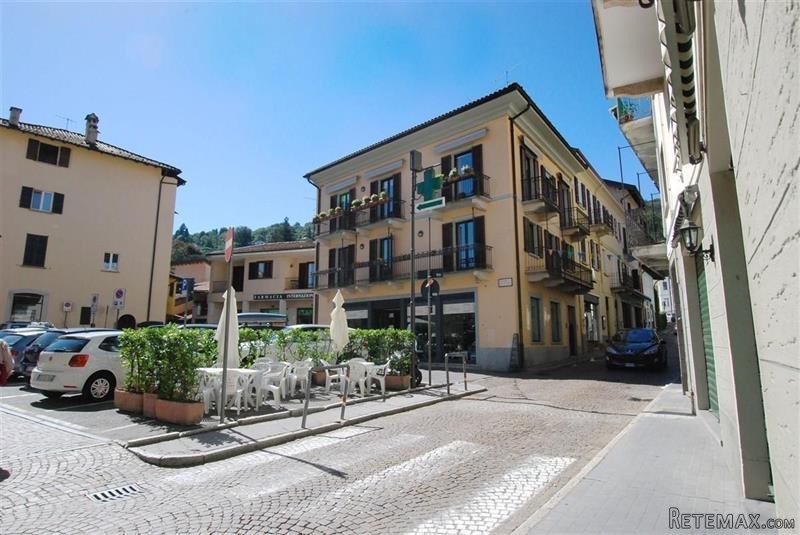2 bedroom Apartment For Sale: Piazza..