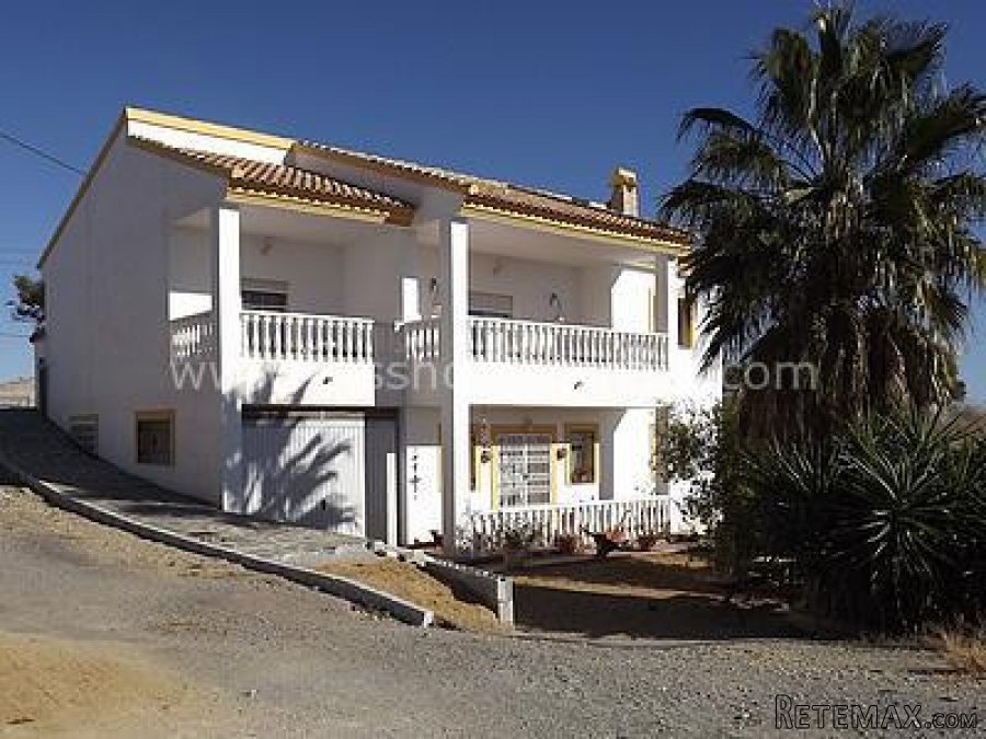 A large, uniquely designed 2 storey, 4 bed, 3 bath villa of..
