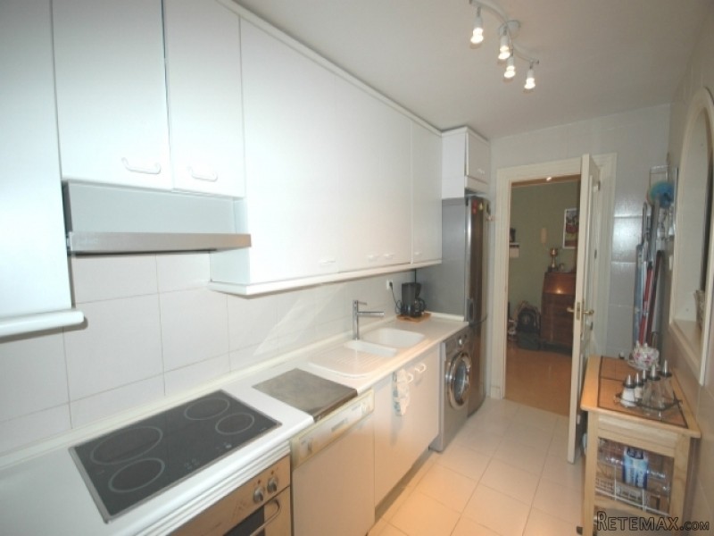 2 Bedroom Garden Apt. For Sale In Los.. - 2