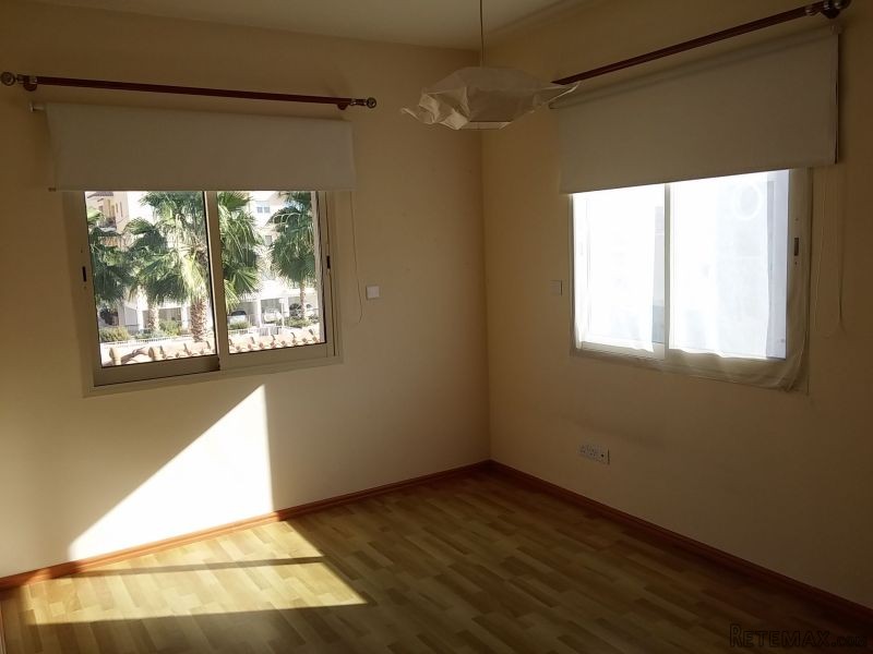 SPACIOUS 3 bedroom apartment, with.. - 2