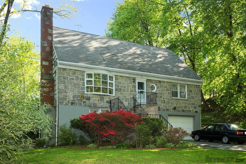 4 bedroom House For Sale: 11.. - 2