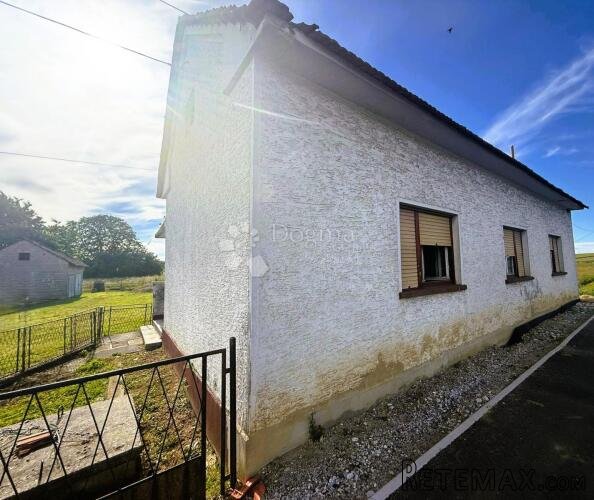 Kuća s dvorištem i zemljištem u Štrukovcu - 2
