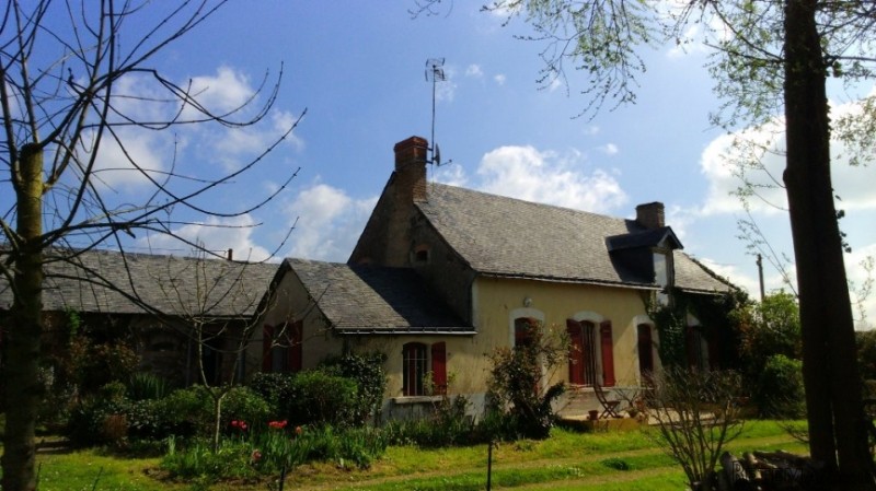 3 Bedroom Detached House For Sale - 2