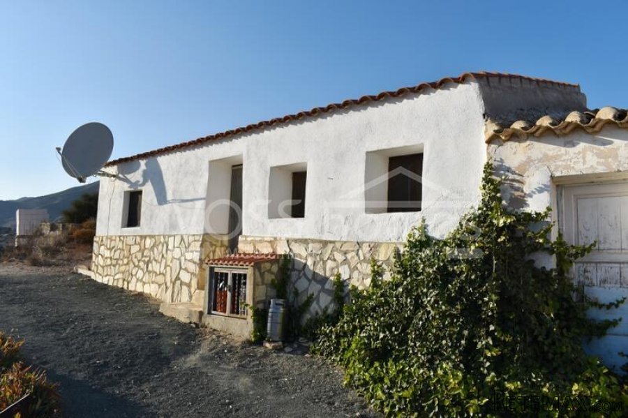 NEW LISTING TO VOSS HOMES - A gorgeous & spacious 80m2..