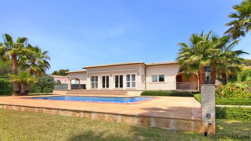 Beautiful villa in a quiet area in Javea