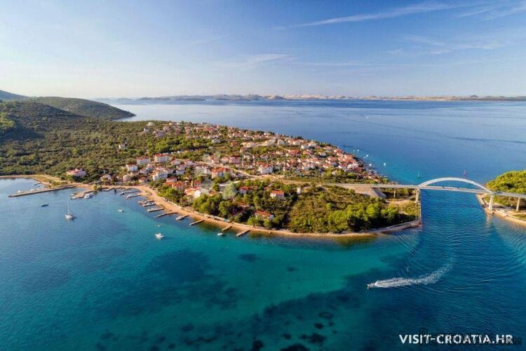 Prodaja građevinskog zemljišta 1198 m² u Ždrelcu, Ugljan – S