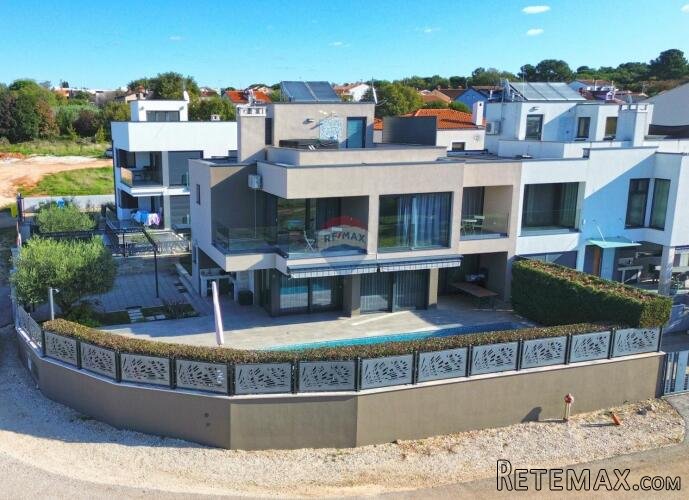 ISTRA, POREČ - Luksuzna moderna kuća 500m od mora