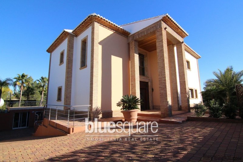 Unique 7 Bedroom Luxury Villa - 2