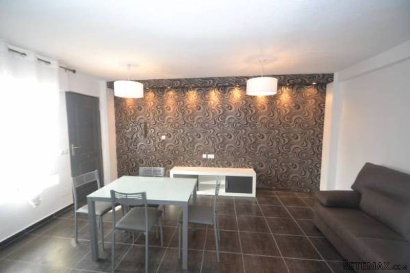 2 Bedroom 1 Bathroom Apartment In..