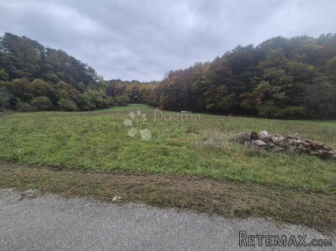 Građevinsko zemljište 1.300m² na izvrsnoj lokaciji nadomak Z - 2