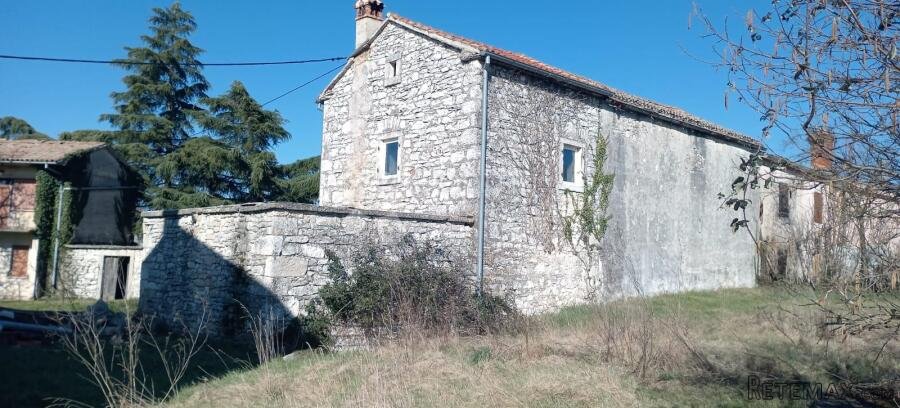 Kuća za adaptaciju - 2