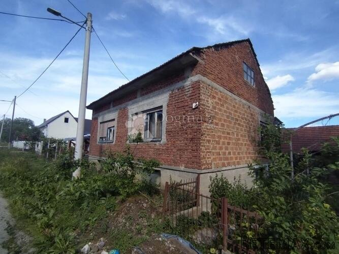 Kuća za adaptaciju s velikom okućnicom-Novi Bošnjani - 2