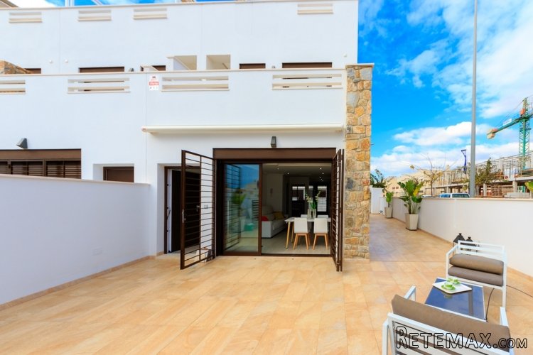 Los duplex se ubican en un complejo residencial en Torre.. - 2