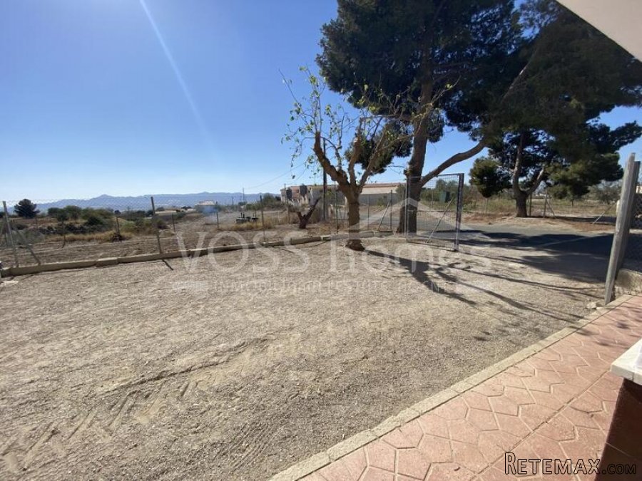 NEW TO VOSS HOMES - A very attractive, 2 storey, 5+ bed.. - 2