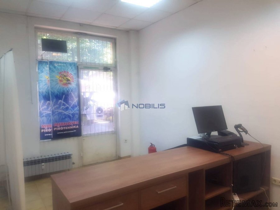 Zagreb (Rudeš), polsovni prostor 55 m2 uz cestu