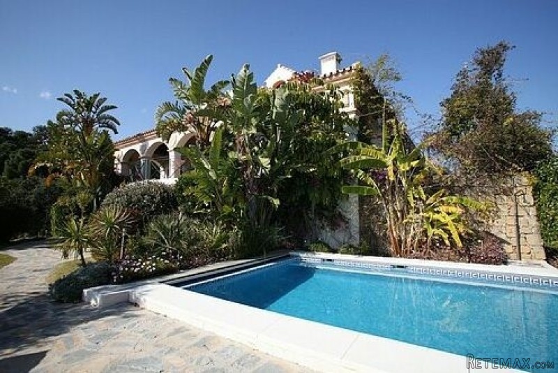 4 Bedrooms - Villa - Malaga - For Sale