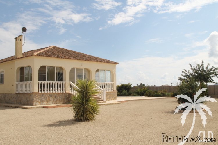 A very beautifully located villa with lots of privacy on a.. - 3