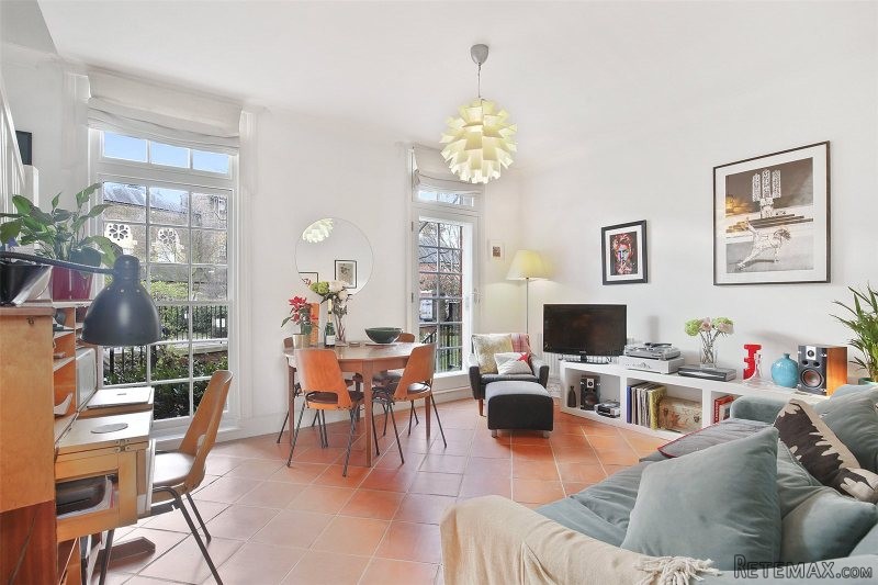 2 Bedroom House, Freehold - 2