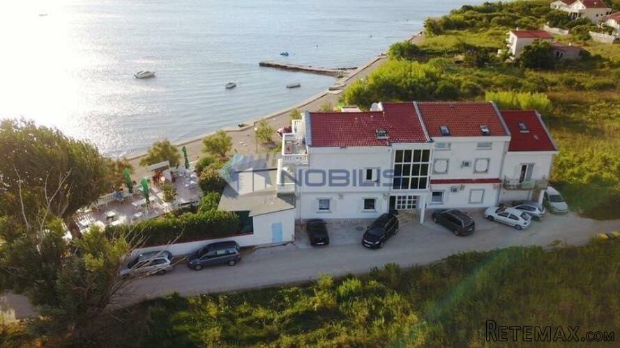 Zadar, Ražanac, villa sa 17 stanova, 1.red - 4