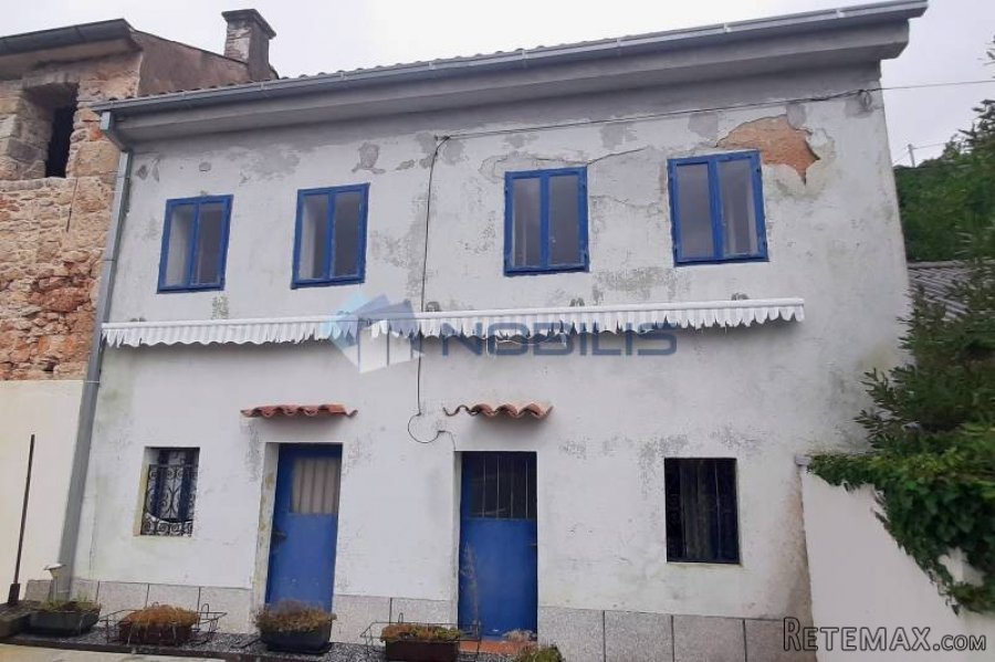 Crikvenica - Mavrići, kuća 160 m2 s dvorištem i vrtom