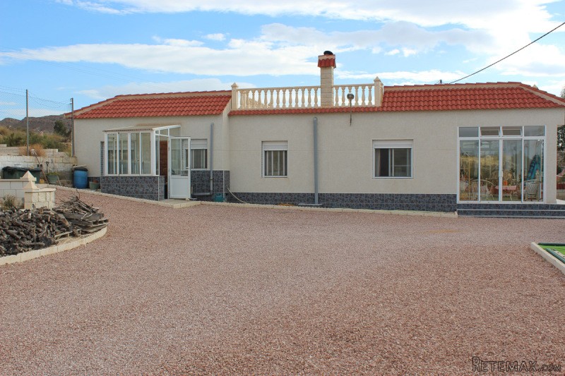 4 Bedrooms - Villa - Alicante - For Sale