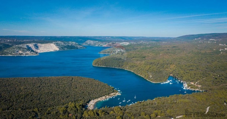 ISTRA, BARBAN - Veliko zemljište 5ha za investicijsko ulagan