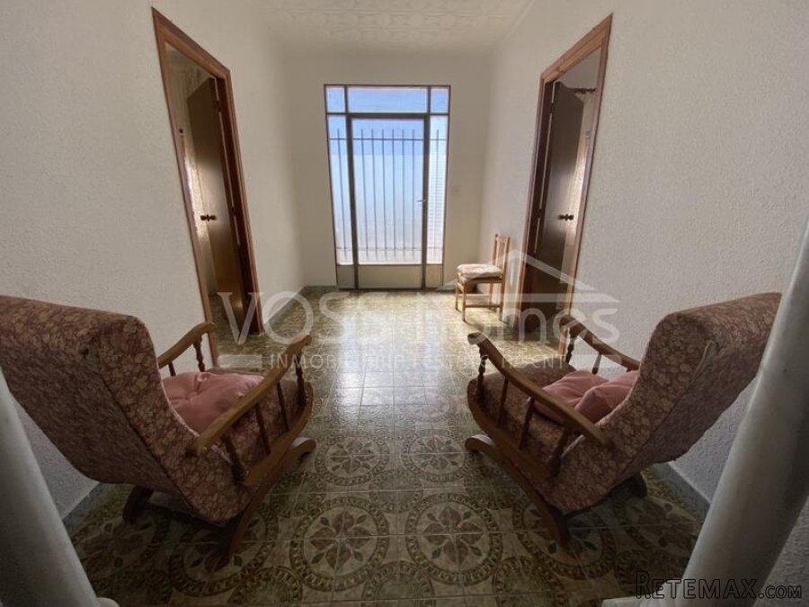 NEW TO VOSS HOMES - A very attractive, 2 storey, 5+ bed.. - 6