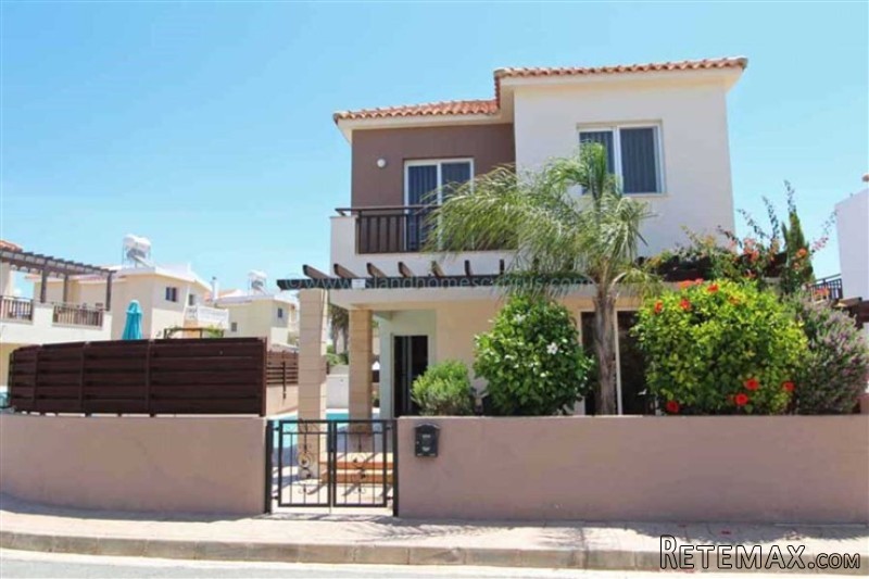 House Detached - For Sale - 3 Bedrooms