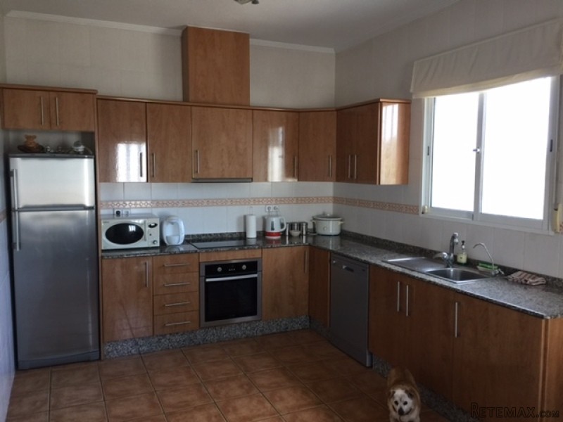 Well Presented 3 Bedroom Villa For Sale.. - 2