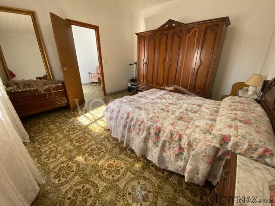 NEW TO VOSS HOMES - A very attractive, 2 storey, 5+ bed.. - 10