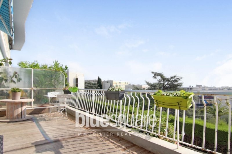 2 bedroom apartment with sea view in..
